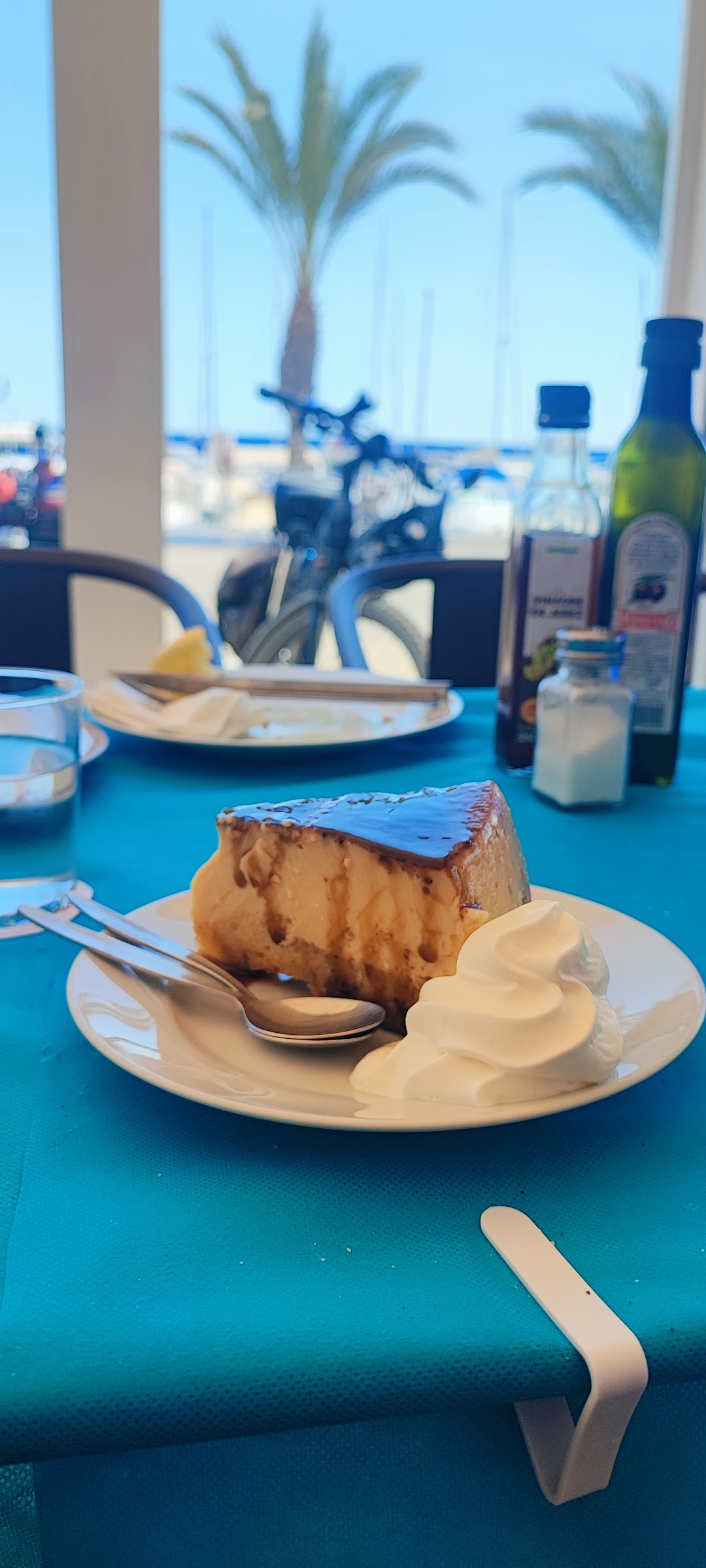 Postre casero con nata