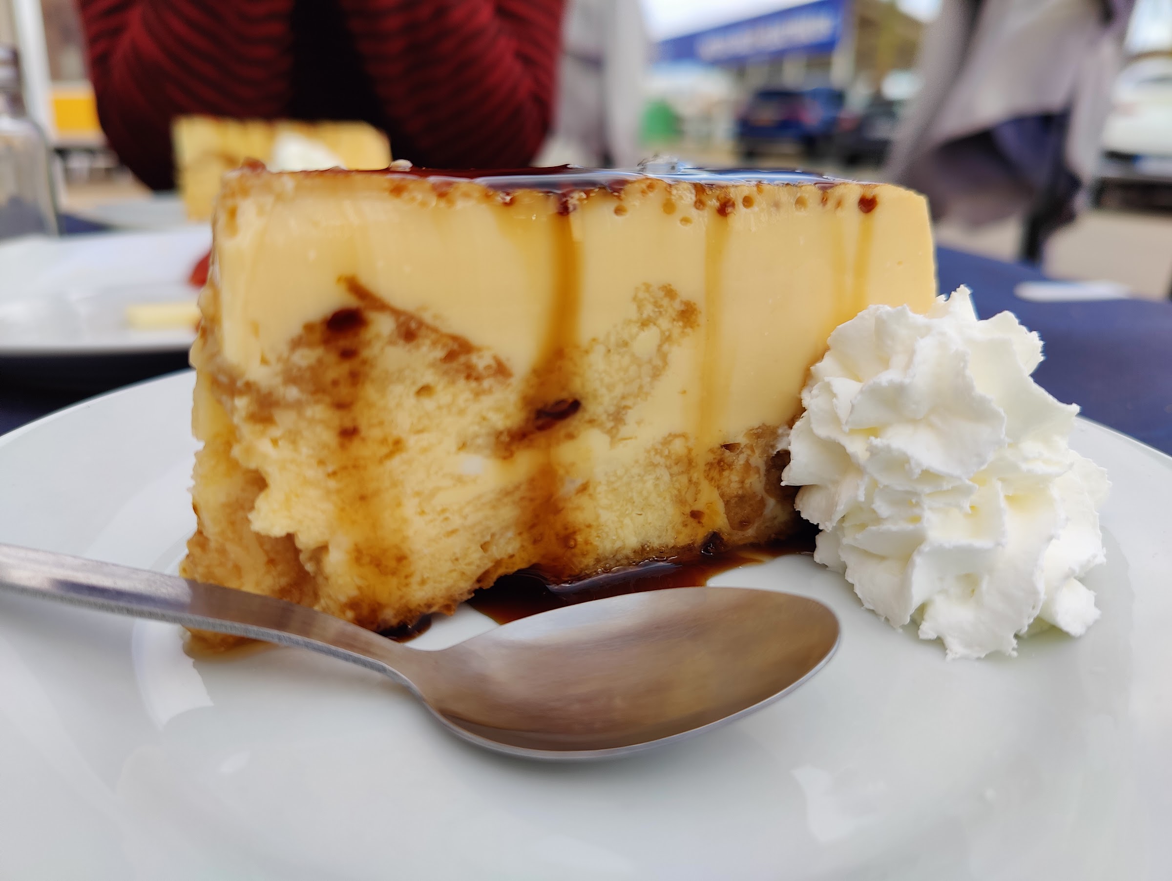Postre casero con nata